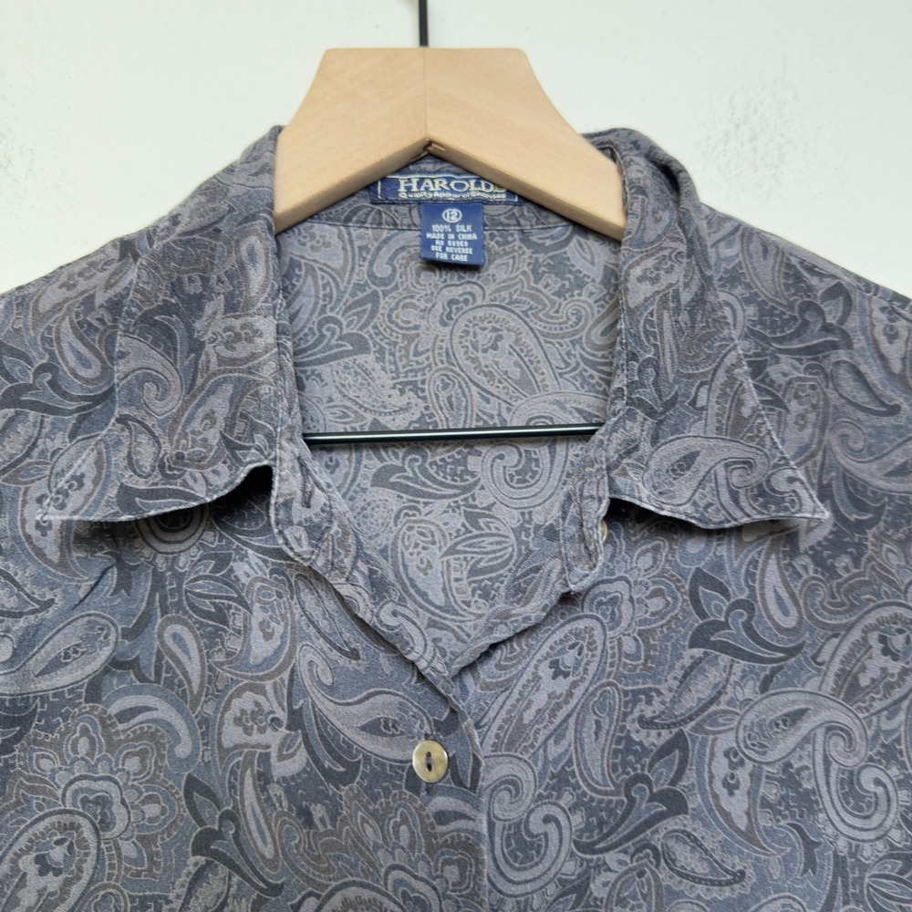 VTG 90s Harolds Women 100% SILK Fairy Grunge Button Front Top Large Gray Paisely - Picture 2 of 7
